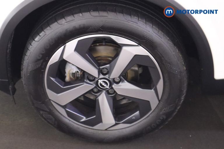 2023 Nissan Qashqai 1.3 DiG-T MH N-Connecta [Glass Roof] 5dr SUV Petrol Manual