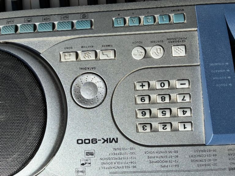 Gear4music MK-900 keyboard 