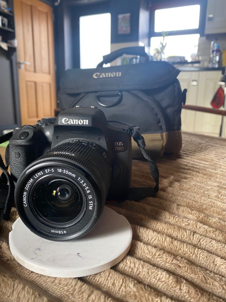 Canon EOS 200D DSLR Camera with EF-S 18-55mm Lens & Bag