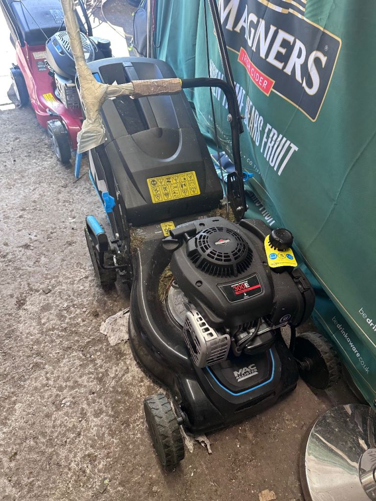 Petrol lawnmower 