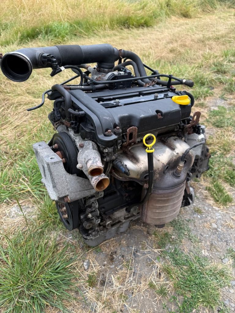 Vauxhall Corsa d 1.2 petrol engine complete 