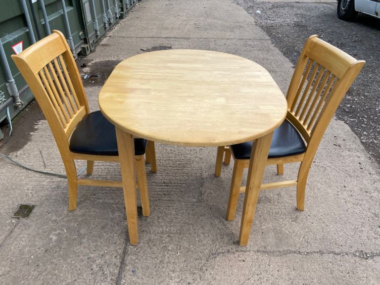 Oval Extinding Dining Table & 2 Chair 