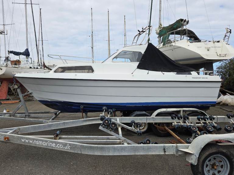 Finn sport 650, White Fishing Boat with Trailer – Good Condition