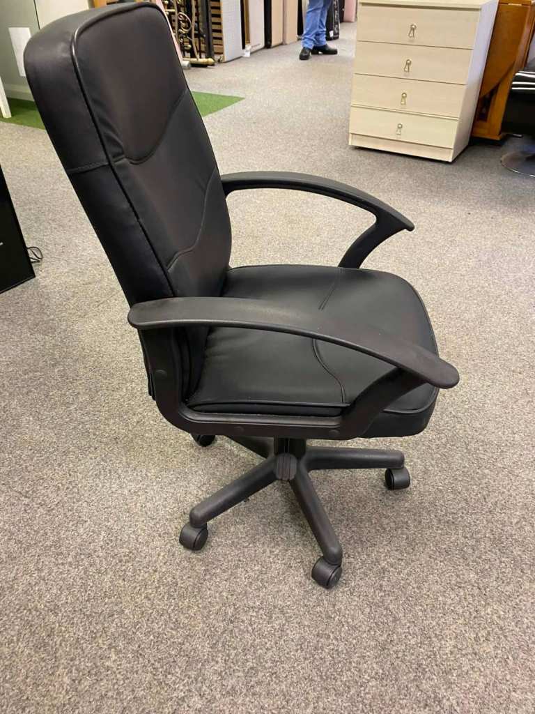 Swivel office chair. Variety of items available, please check our other adverts.