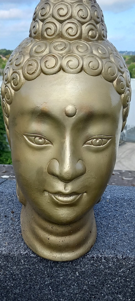 Large Gilt Buddha Head In Excellent Condition 