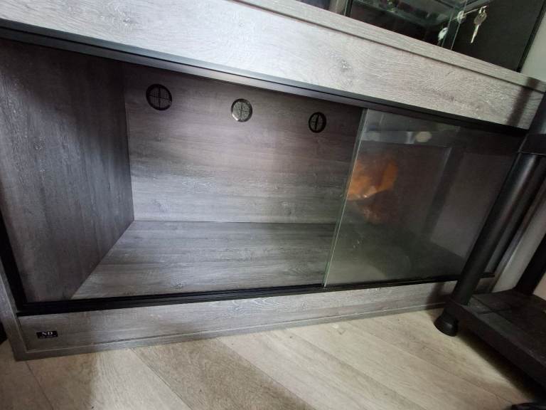4ft wooden vivarium