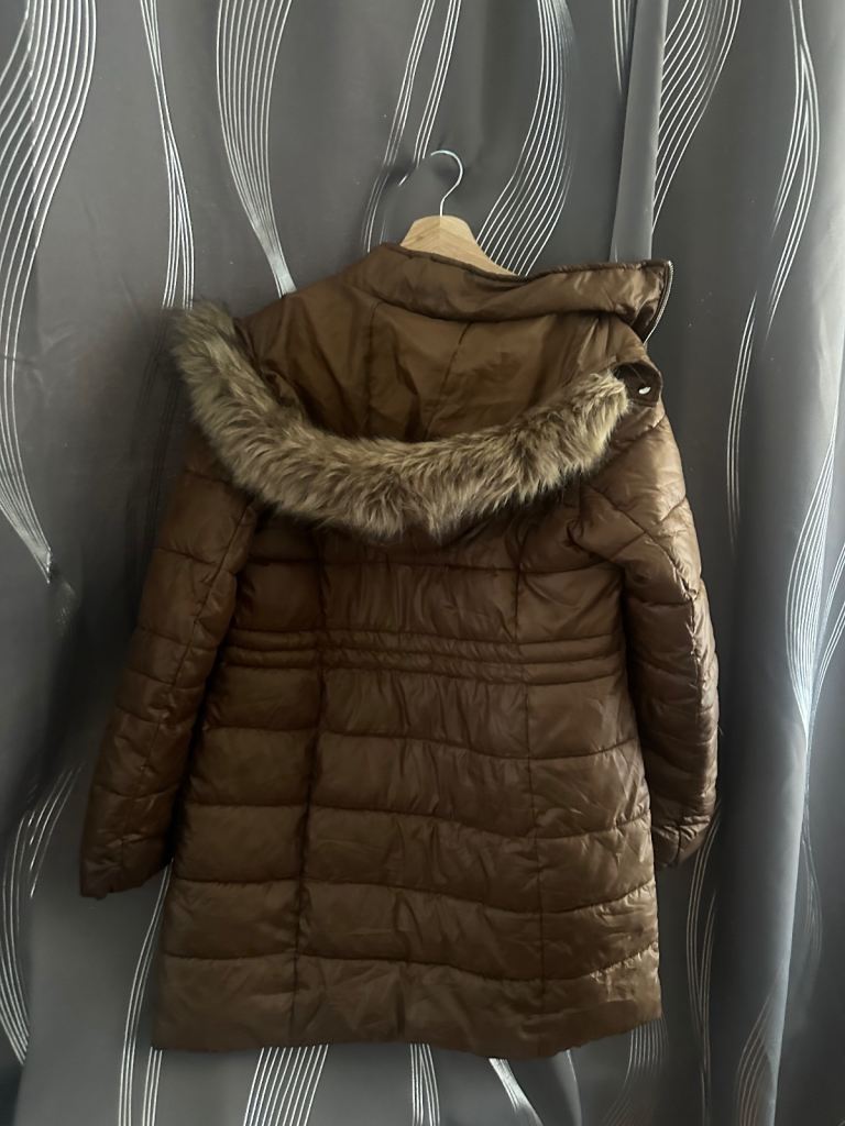 Brown Puffer Coat with Faux Fur Hood – Good Condition