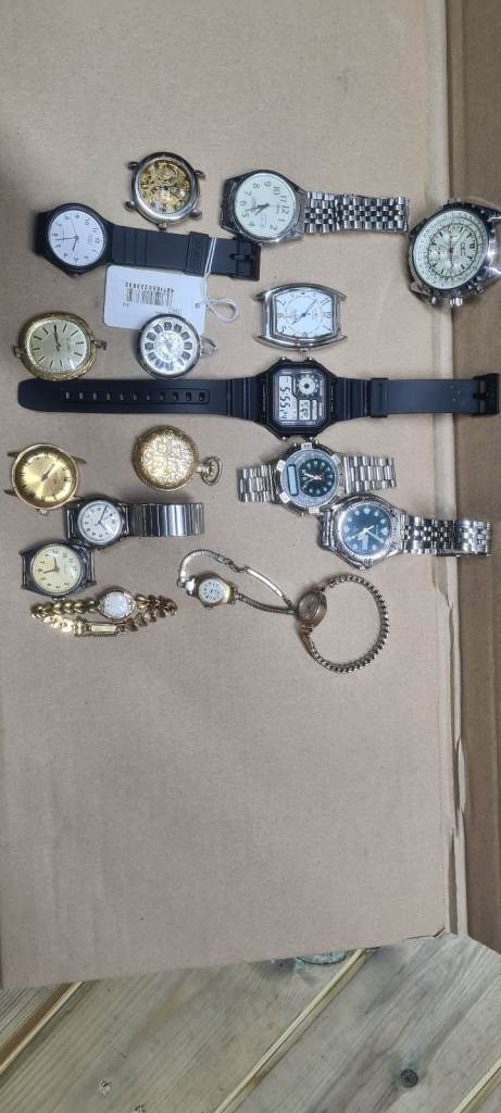 Job lot of vintage wristwatches & pocket watch Mechanical & quarts