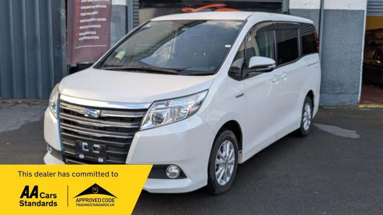  Toyota Noah Toyota Noah 1.8 hybrid 7 seater Petrol/Electric Hybrid Manual