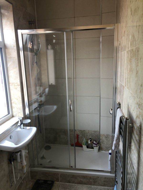 Double en-suite shared room in Croydon 