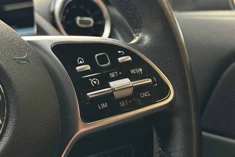 2021 Mercedes-Benz GLA GLA 200d Sport Executive 5dr Auto HATCHBACK DIESEL Automatic