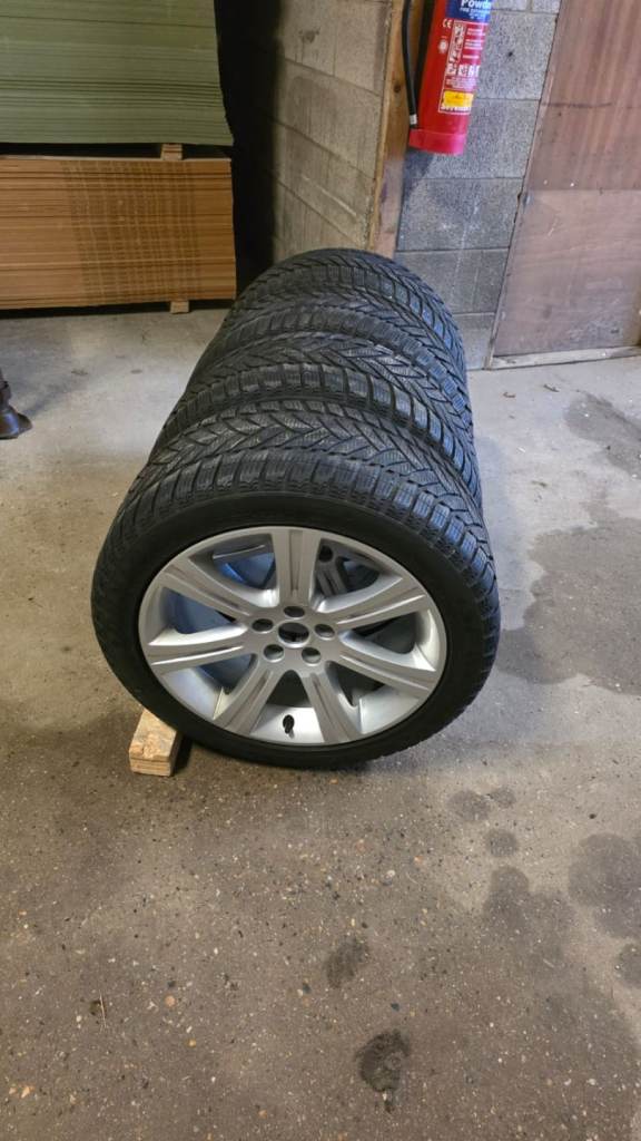 Jaguar 18" Wheels & Dunlop Tyres 