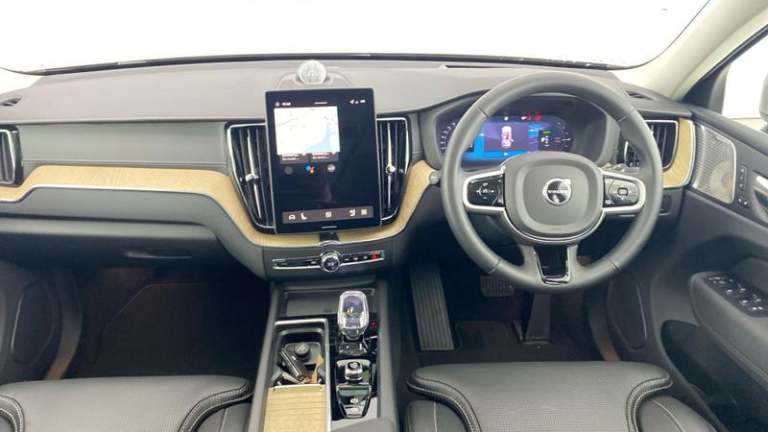 2025 Volvo XC60 Ultra T8 AWD Plug-in hybrid Electric/Petrol Bright Automatic SUV Hybrid Automatic