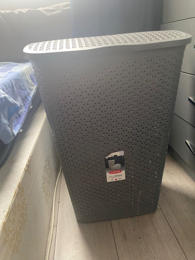 Laundry basket 