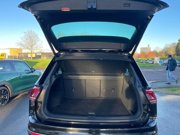 2020 Volkswagen Tiguan 1.5 TSI EVO R-Line Tech DSG Euro 6 (s/s) 5dr ESTATE Petrol Automatic