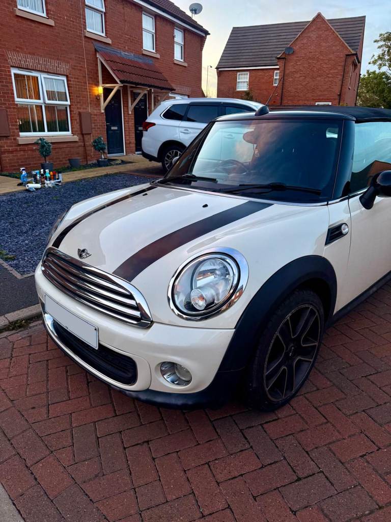 Mini, CONVERTIBLE, Convertible, 2011, Manual, 1598 (cc), 2 doors