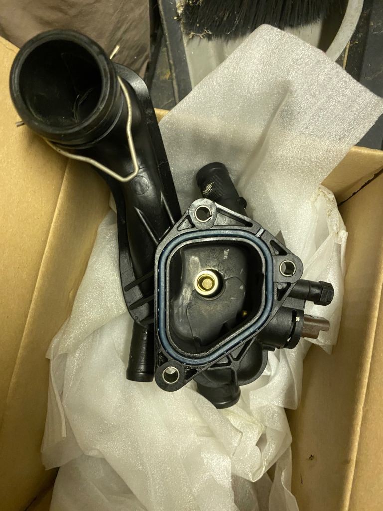 Mini Cooper s r56 thermostat 