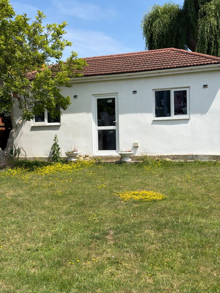 handyman plumbing gardening 