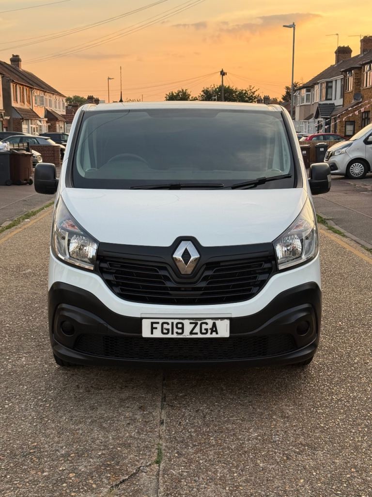 2019 Renault Trafic Business 1.6 DCi 6 seats 120k miles full service 