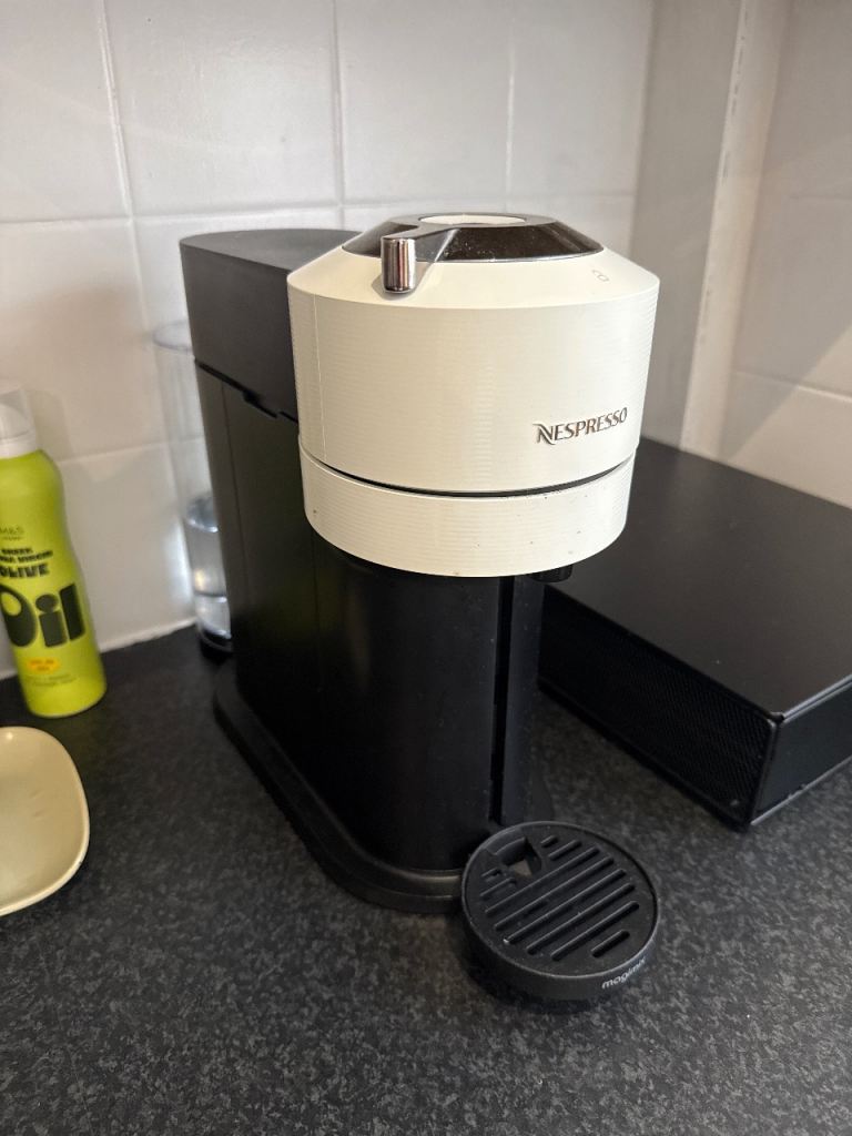 Nespresso Virtuo Coffee Machine (with pod tray)