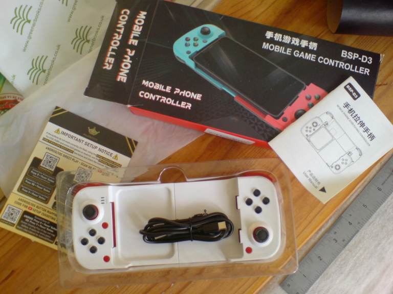 BRAND NEW MOBILE PHONE GAME CONTROLLER