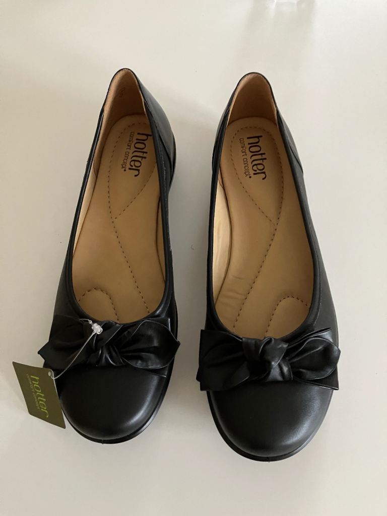 Ladies black shoes 