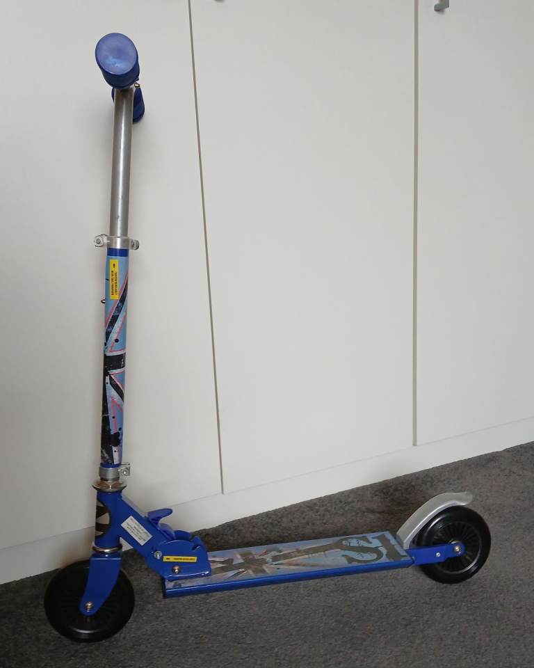 Blue Kids Scooter – Good Condition, Ready to Ride
