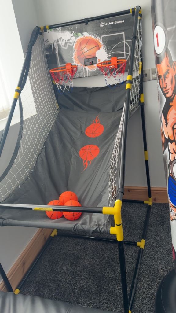 Indoor basket ball game