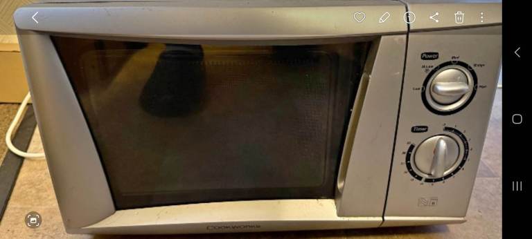 FREE DELIVERY SAME DAY low energy saver microwave can be Seen working £40 or nearest offers 