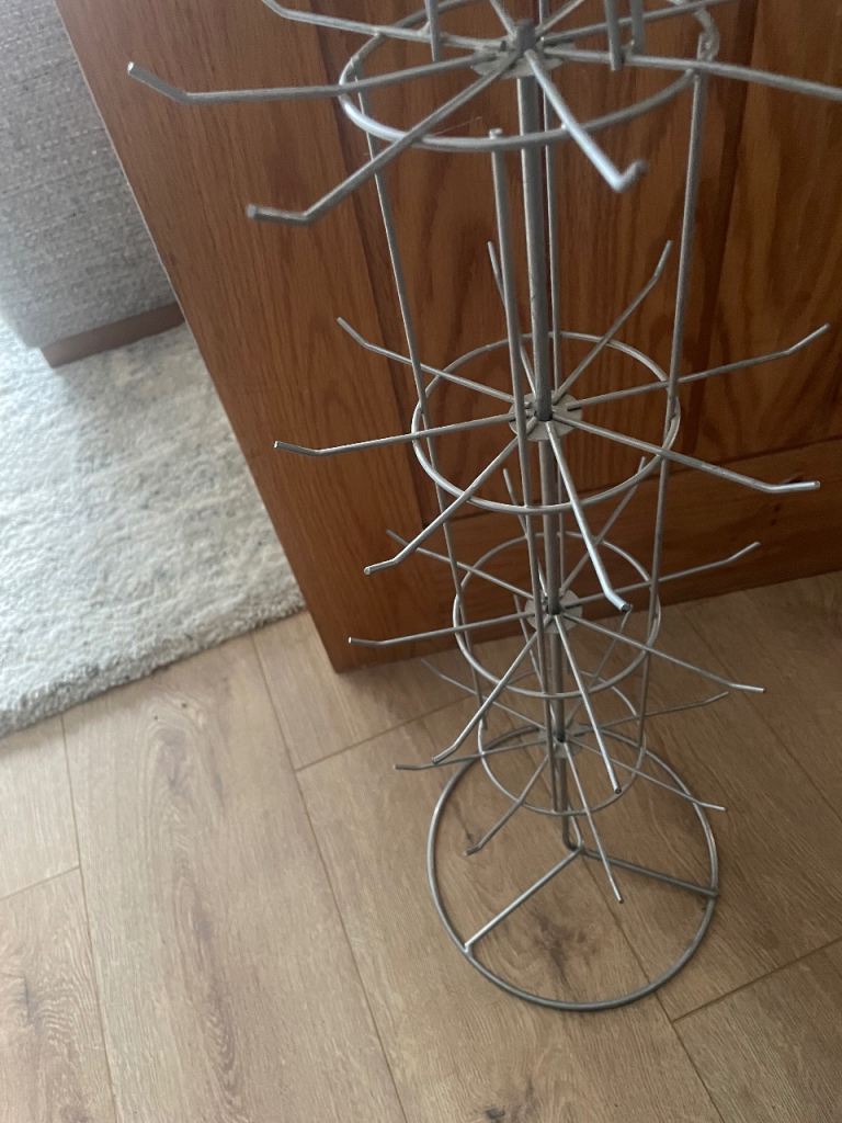 Metal Display Stand for necklaces / bracelets 