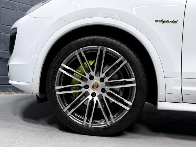 PORSCHE CAYENNE 3.0 V6 E-Hybrid S Platinum Edition 2017