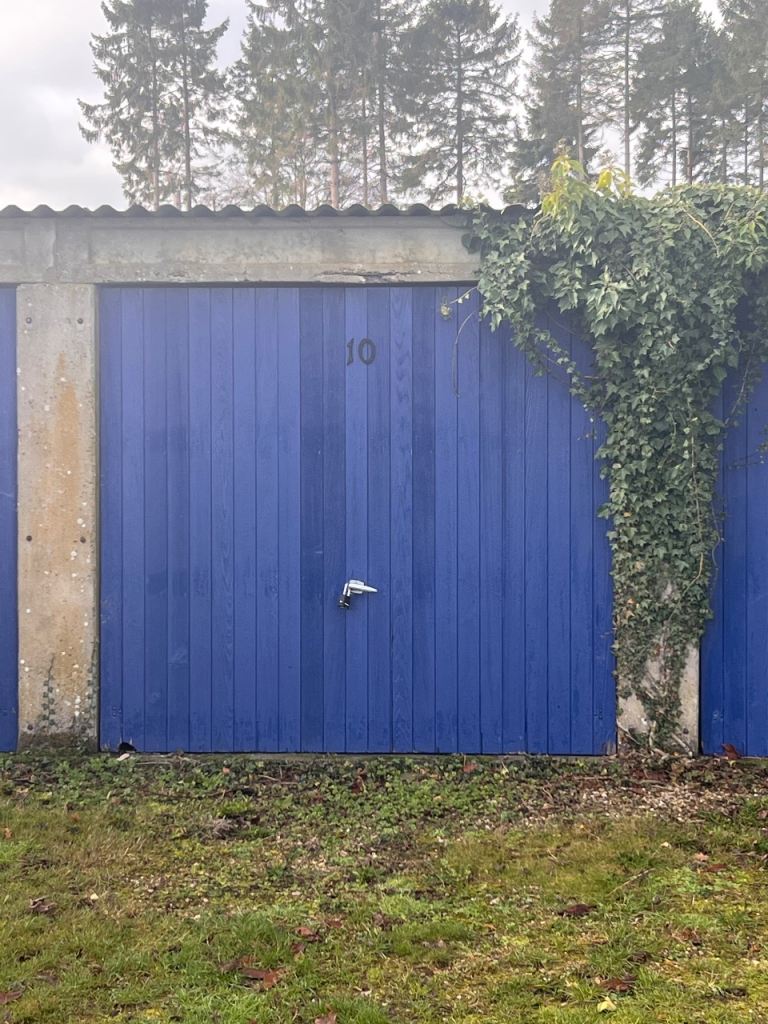Storage unit/garage for rent
