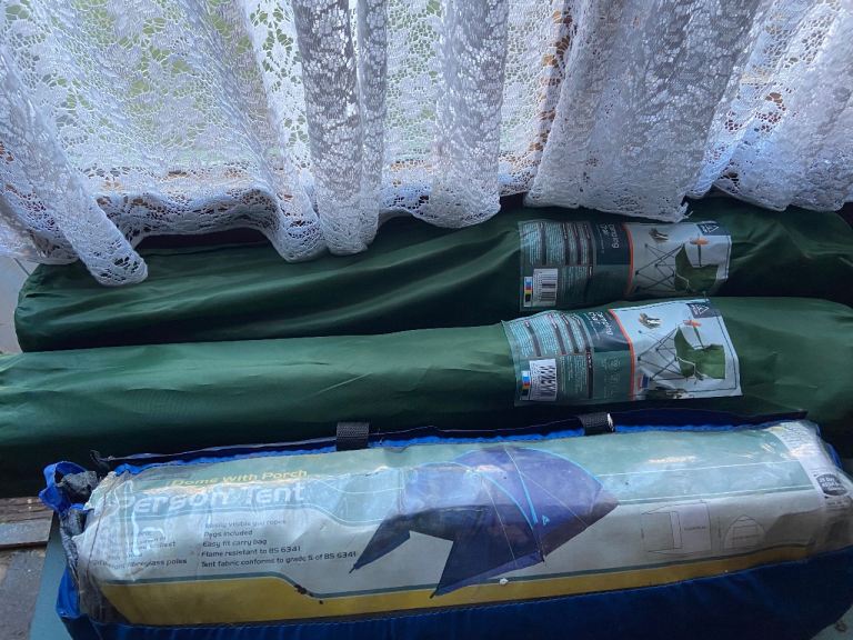 2 man tent and 2 camping chairs 