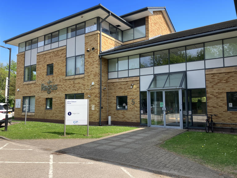 Preston - PR22YB \ Flexible Office Space for 2 Workstations