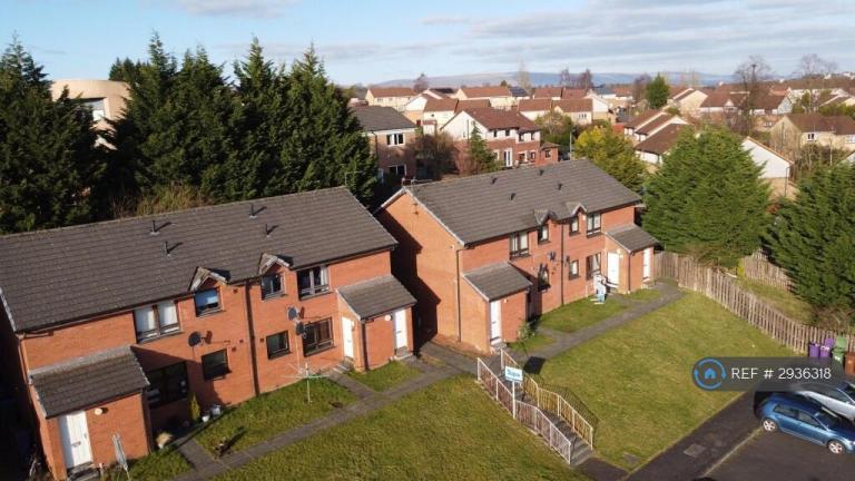 2 bedroom flat in Sandbank Drive, Glasgow, G20 (2 bed) (#2936318)