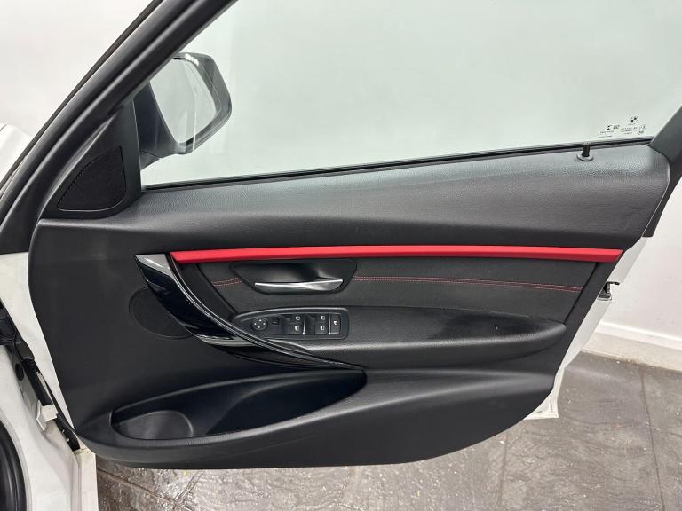 2017 BMW 3 Series 2.0 330e 7.6kWh Sport Auto Euro 6 (s/s) 4dr SALOON Petrol/Electric Hybrid Autom...