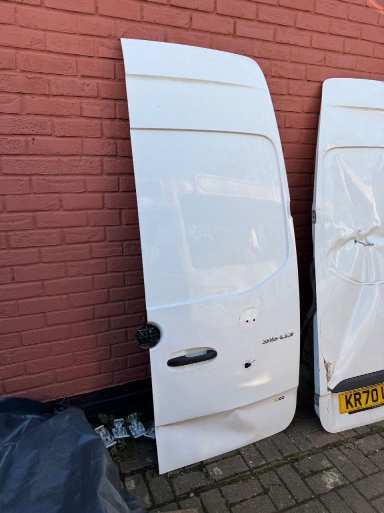 2020 mercedes sprinter rear doors
