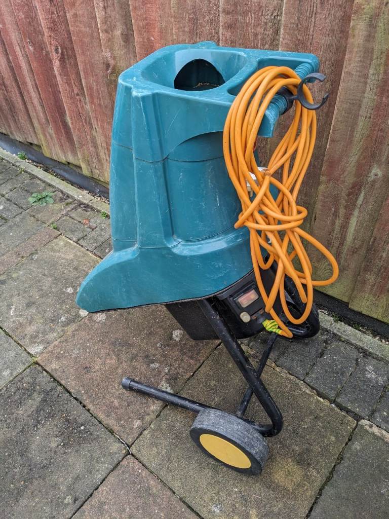 Chipper and shredder 