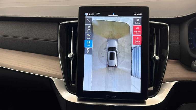 2025 Volvo XC90 Plus, T8 AWD Plug-in hybrid, Electric/Petrol, Dark, 7 Seats ( 360* Camera ) ESTAT...