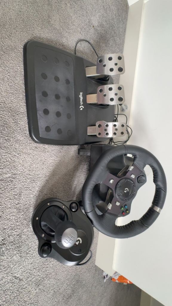 Logitech G29 Driving Force Racing Wheel