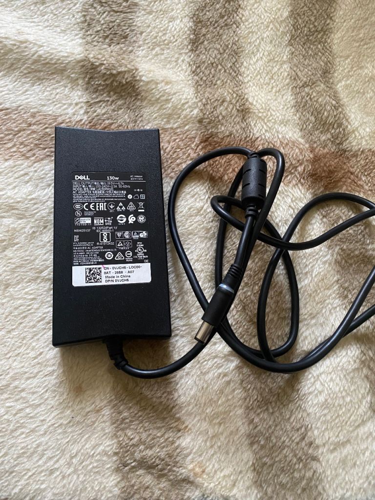 Laptop Dell 130w