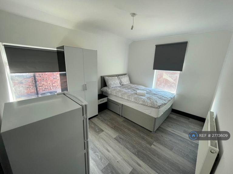 1 bedroom in Boundary Road, St. Helens, WA10 (#2773609)