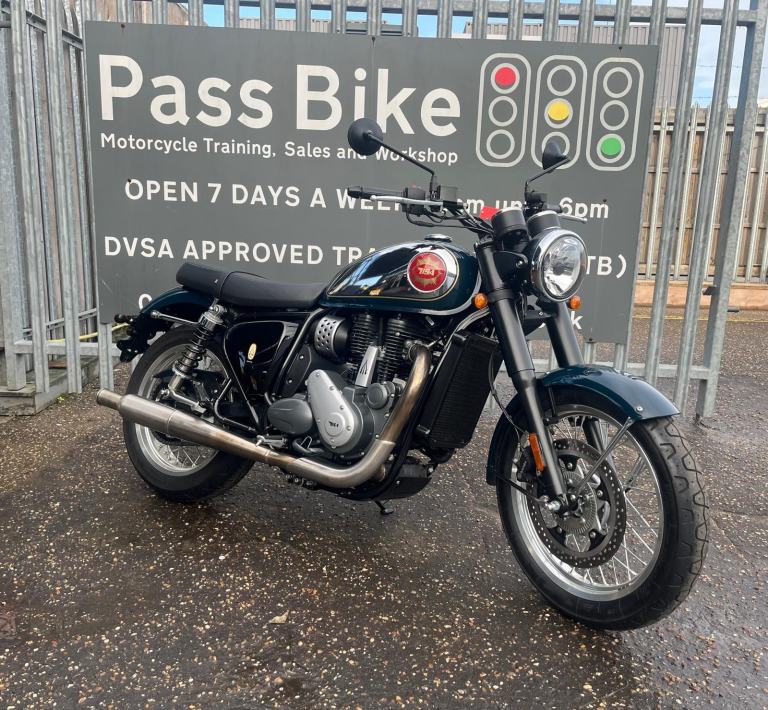 BSA Gold Star 650cc Classic Motorcycle Highland Green - 897 Miles 2023