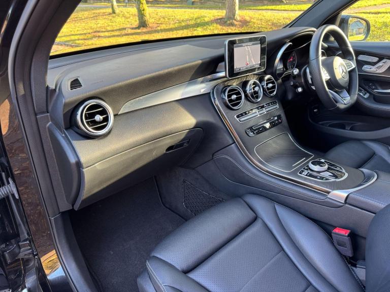 2019 Mercedes-Benz GLC 2.0 GLC250 AMG Line (Premium) SUV 5dr Petrol G-Tronic+ 4MATIC Euro 6 (s/s)...