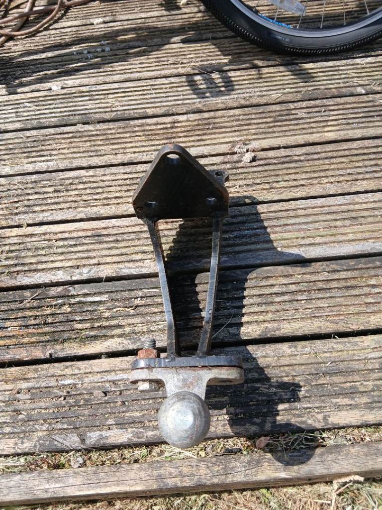 Tow ball 