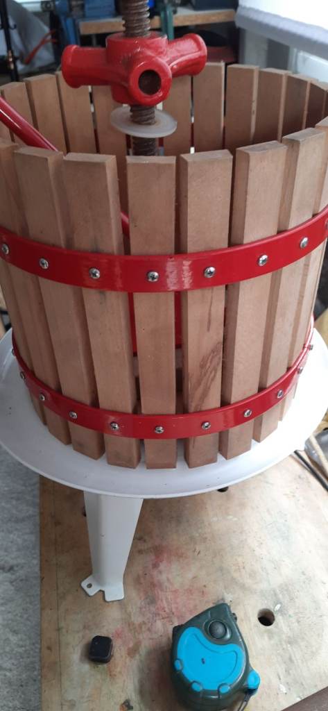Cider/fruit press