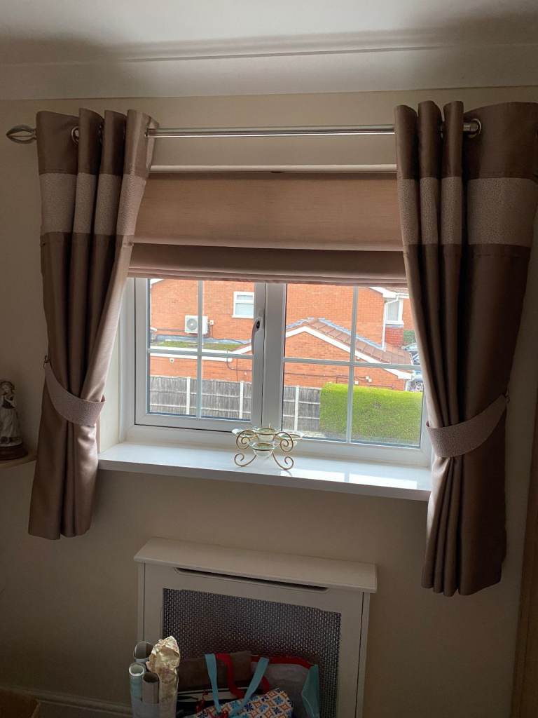 Roman Blind with Side Curtains & Curtain Pole