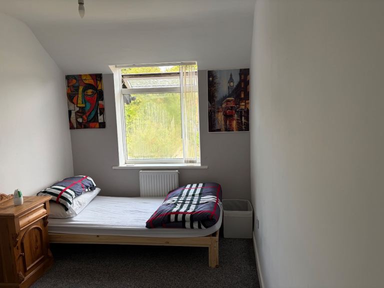 Single bedroom 