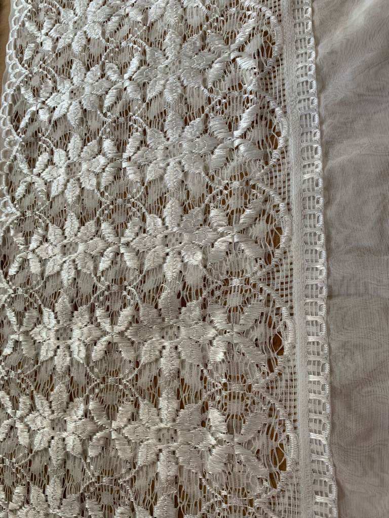 Attractive white laced wide window net,  very wide, 8ft wide, 41 long
