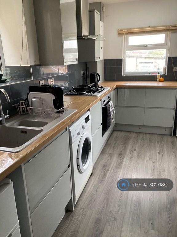 3 bedroom house in Ridgeway Lane, Bristol, BS14 (3 bed) (#3017180)